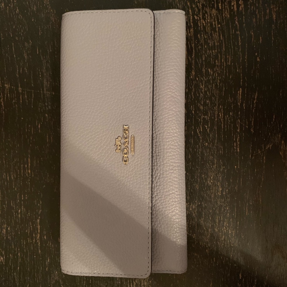 coach wallet in color silver mist!!